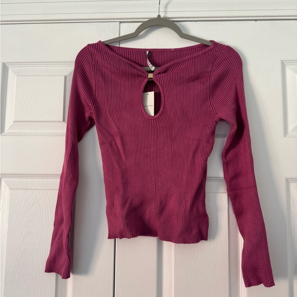 NWT Abercrombie Fitted Pink Top with Cutout